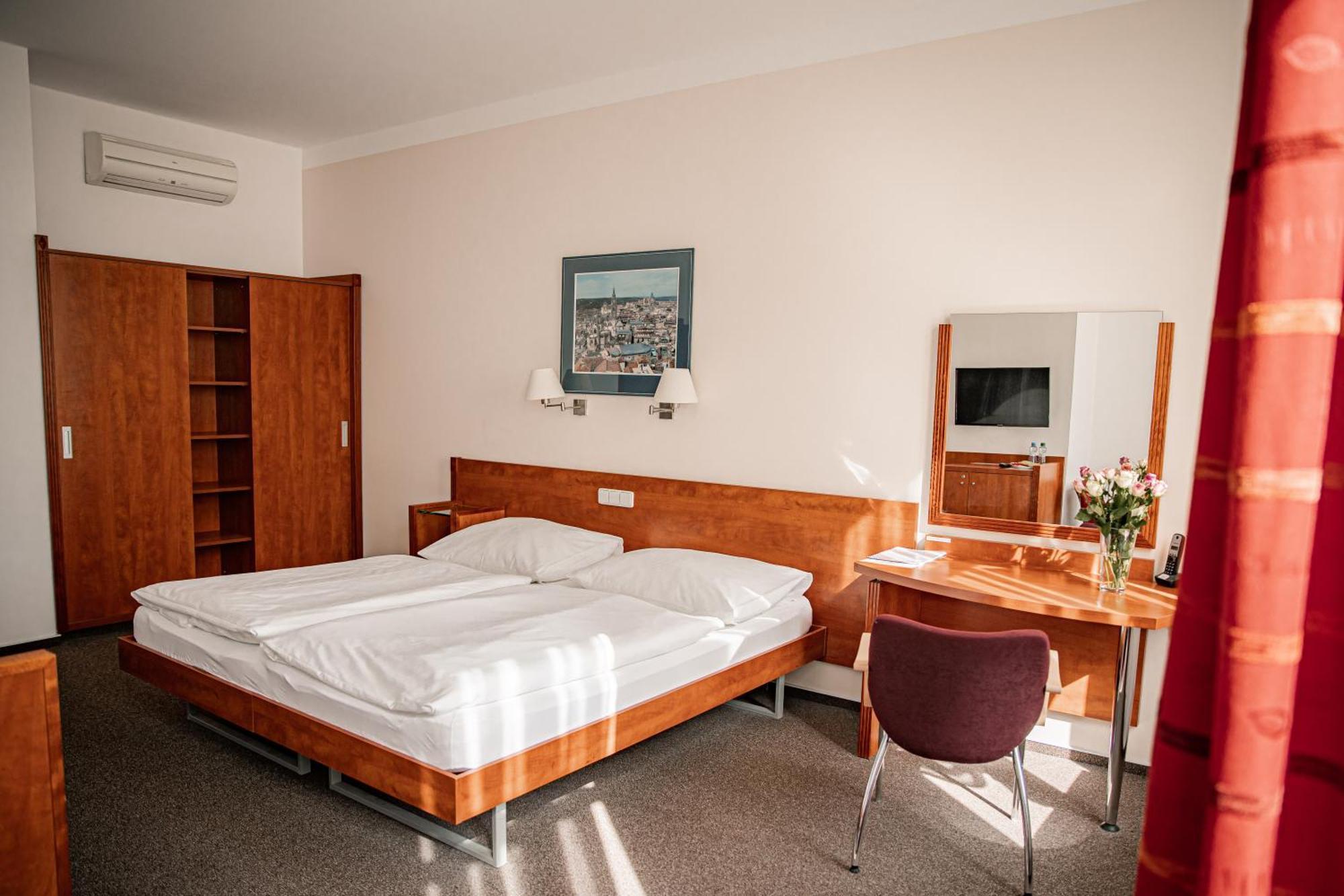 Hotel Iberia Opava Eksteriør billede