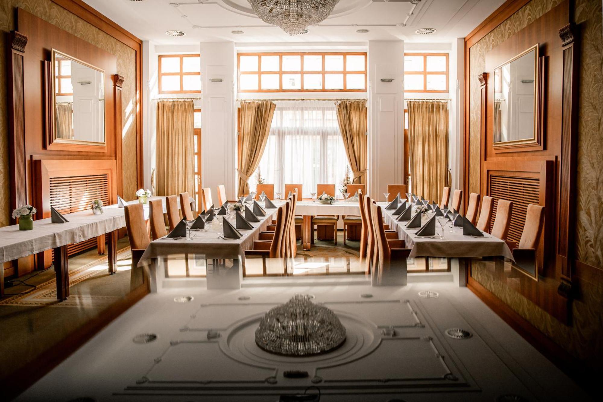 Hotel Iberia Opava Eksteriør billede